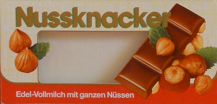 Nussknacker Edel Vollmilch mit ganzen Nussen.jpg